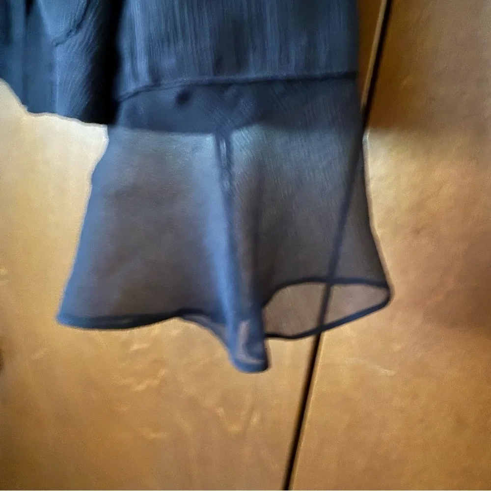 Worth Silk Black 3 Button Front Blazer EUC Flutter Cuffs  Sz 6 - Picture 3 of 7